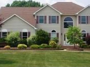 101 Aldin Rd, Stewartsville, NJ 08886