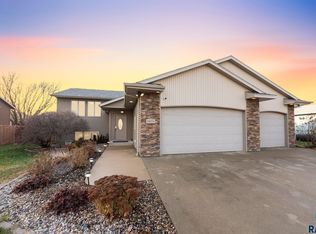 3605 N Galaxy Ln, Sioux Falls, SD 57107