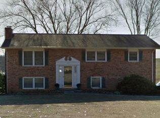 345 Ridgeway Dr, Blountville, TN 37617