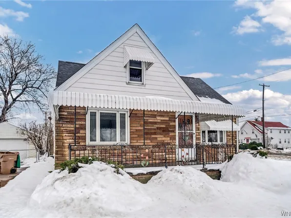 221 N Meadowbrook Pkwy, Cheektowaga, NY 14206