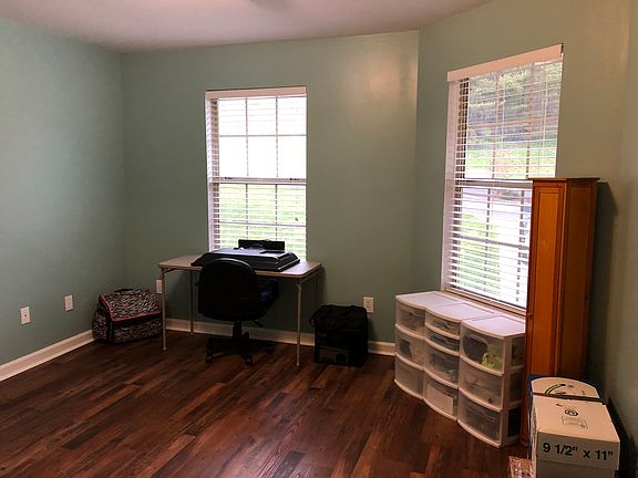 3rd image of 916 Sammara Way