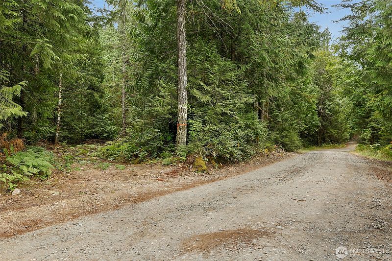 3rd image of 1171 W Camp Sundown Road