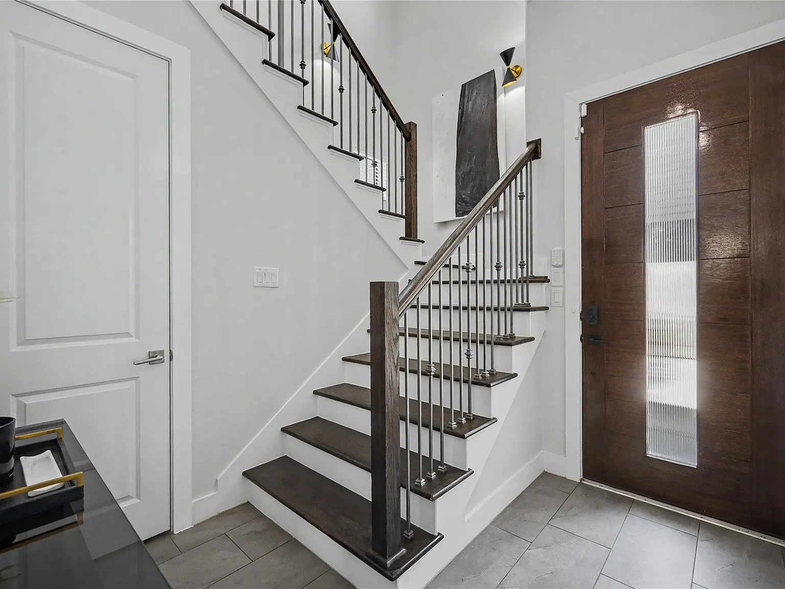 3 bed, 3.5 bath, 1938 sqft, $4,200 — Photo 4