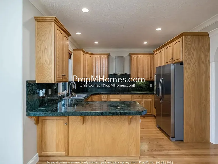 1907 SE 162nd Ave — Photo 5