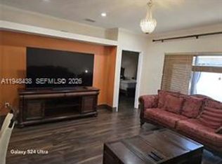 672 SW 158th Ter #TOWNHOUSE 672, Hollywood, FL 33027