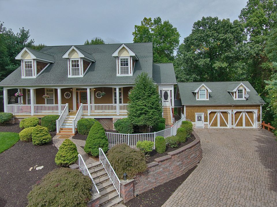 1st image of 21 Abbott Rd
