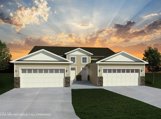 1728 Tobi Ln, Grand Forks, ND 58201