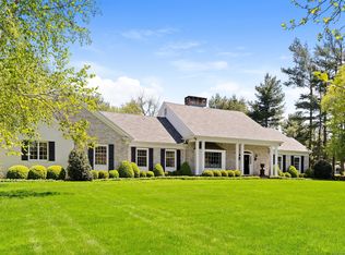 118 Coventry Ln, Fairfield, CT 06824