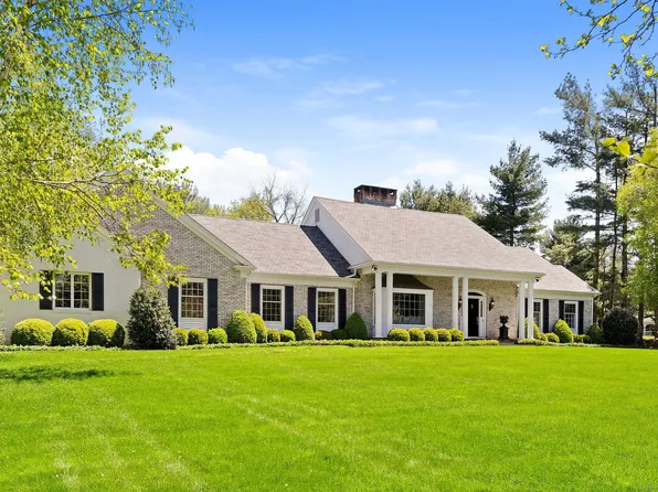 118 Coventry Lane, Fairfield, CT 06824