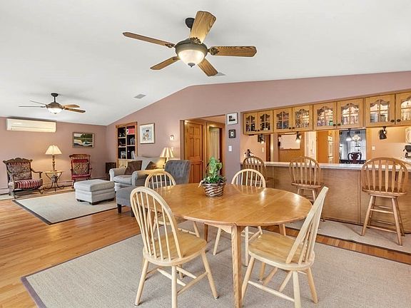 4th image of 514 Essex Ave