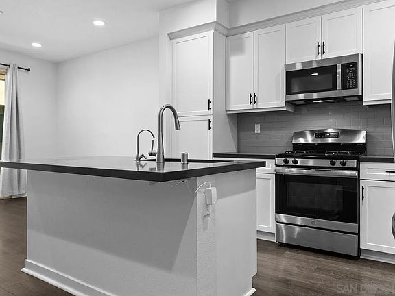 2nd image of 340 Waterbury Ct