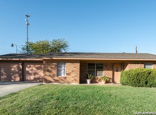 1742 Westview, Seguin, TX 78155