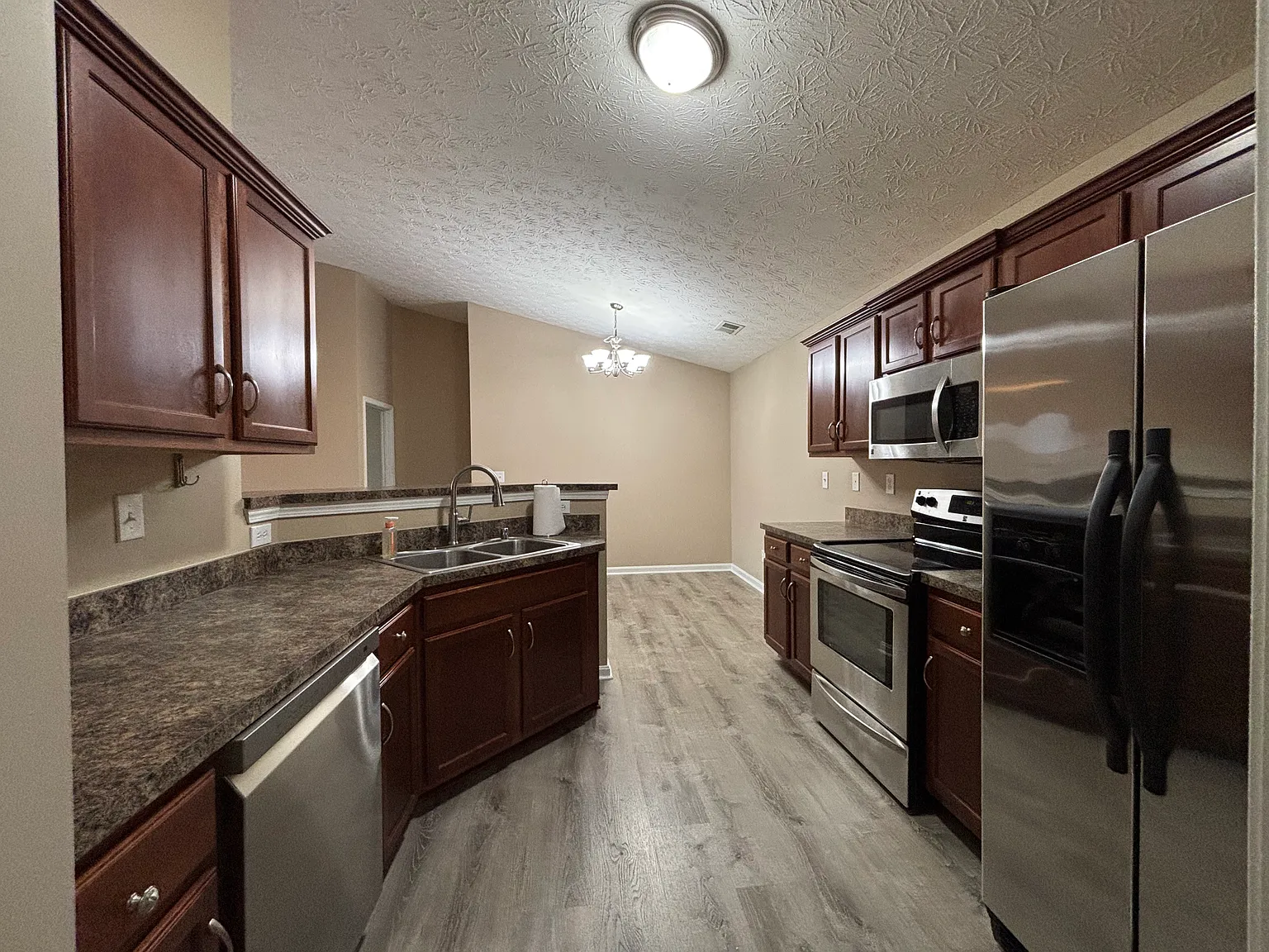 2 bed, 1260 sqft, $1,595 — Photo 4