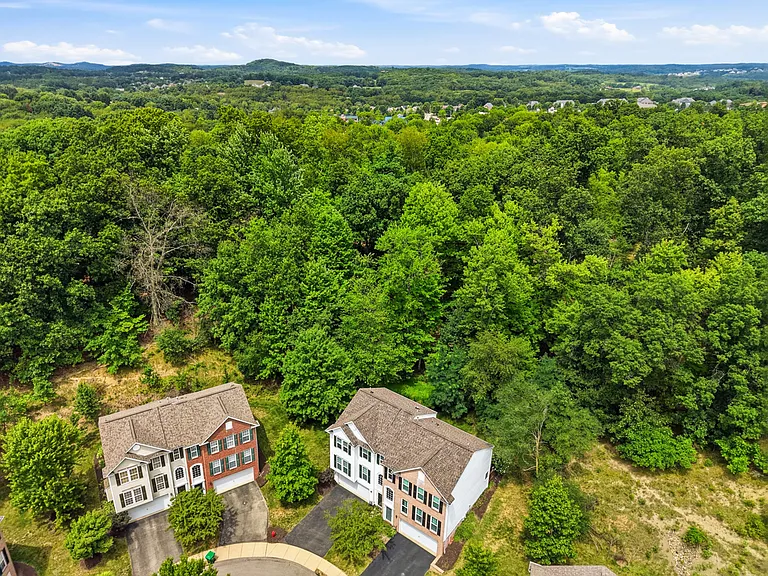 724 Bush Dr — Photo 18