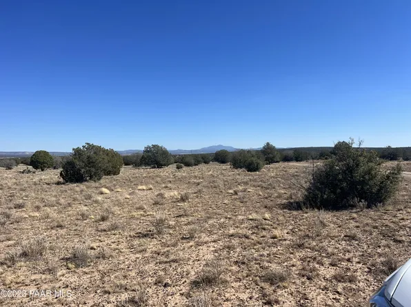 135 SE Boars Breath Rd, Ash Fork, AZ 86320
