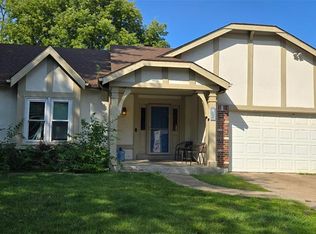 1035 Rosary Tree Ct, Florissant, MO 63031