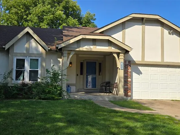 1035 Rosary Tree Ct, Florissant, MO 63031