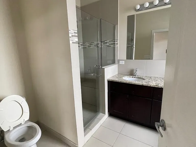 3128 W Walton St #3 — Photo 4