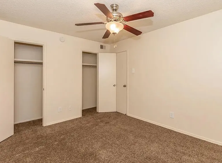 Parkside Apartments — Photo 33