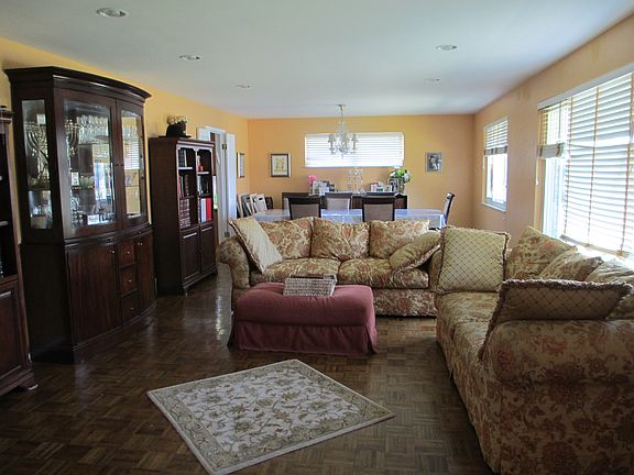living/dining room