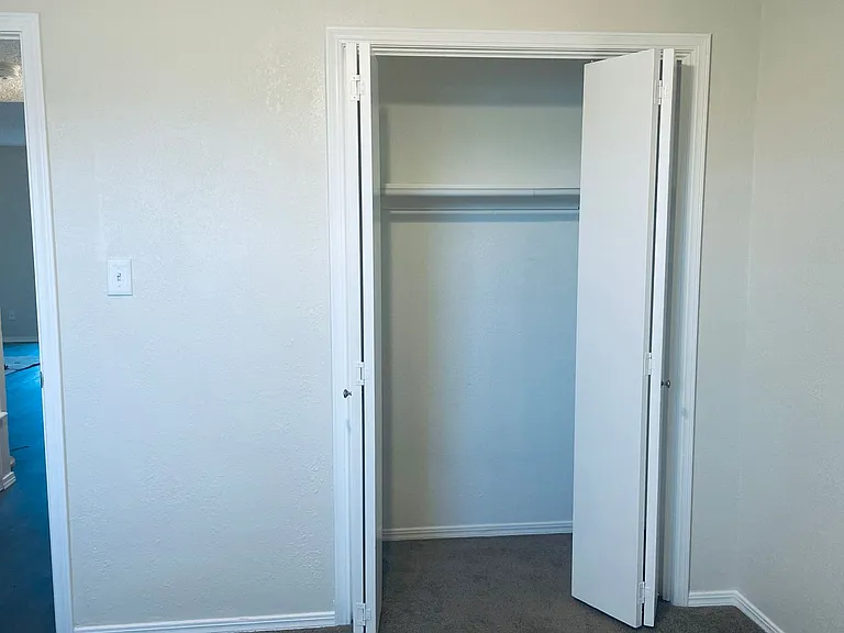 1407 Glen Oaks Ct — Photo 13