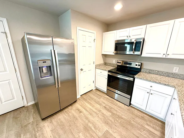 7614 Crestway Rdg — Photo 11