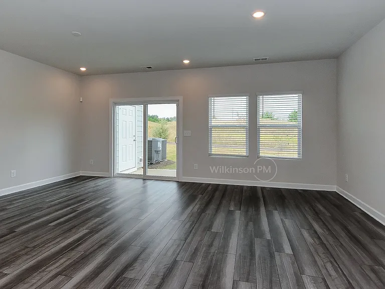 4050 County Down Ave — Photo 7