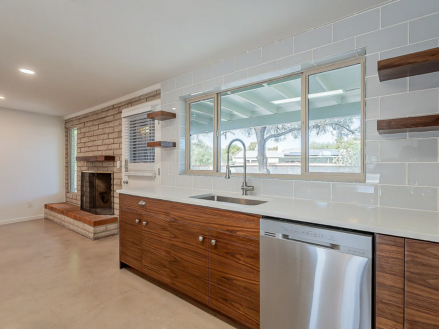4 bed, 1890 sqft, $2,100 — Photo 4