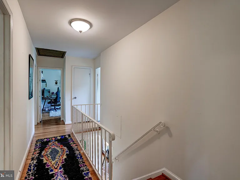 7525 Cayuga Ave — Photo 22