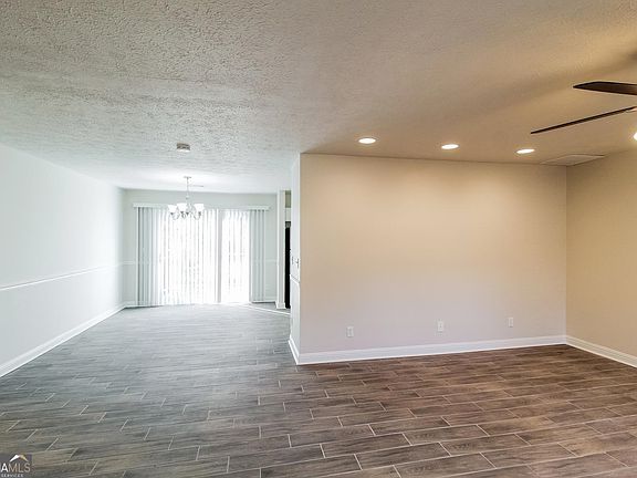 4th image of 103 S Circle Dr