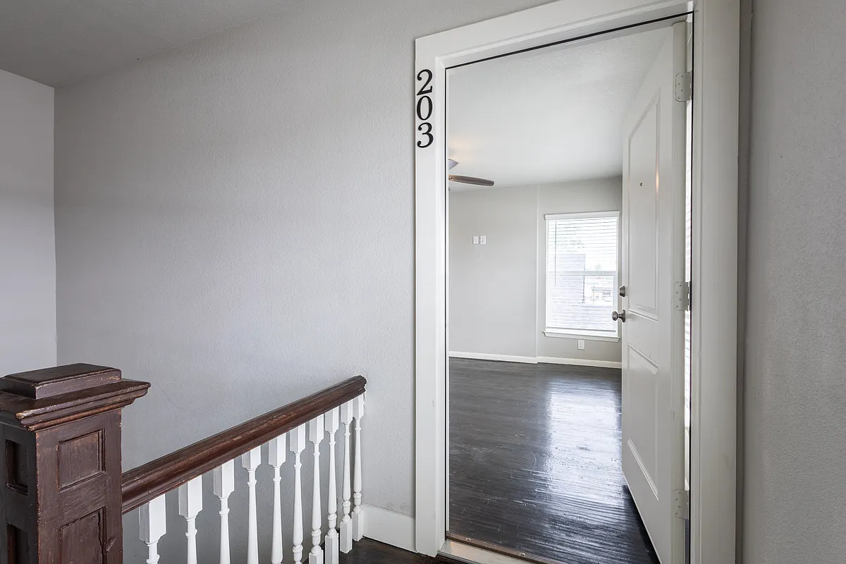 Building Photo - 3009 Hemphill St #203