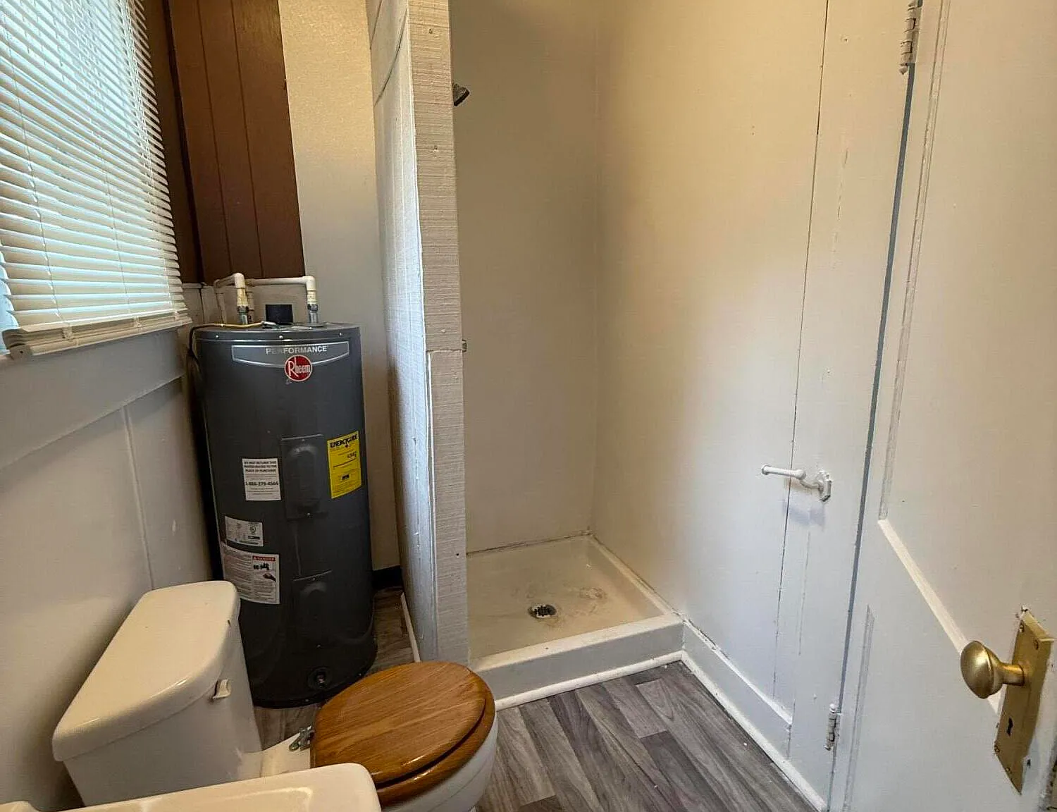 1 bed, 1.0 bath, 400 sqft, $850 — Photo 1