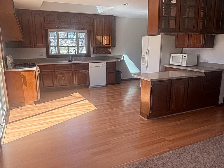 7718 Butternut Ct — Photo 3
