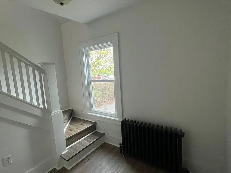 19 Garland Ave — Photo 9