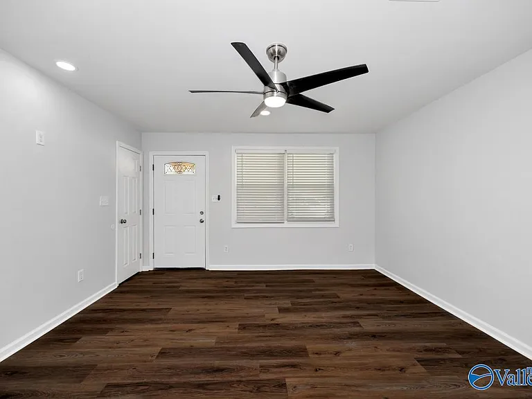 3908 W Oak Way SW — Photo 4
