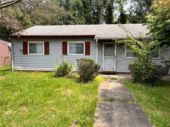 412 W Carter Dr, North Versailles, PA 15137