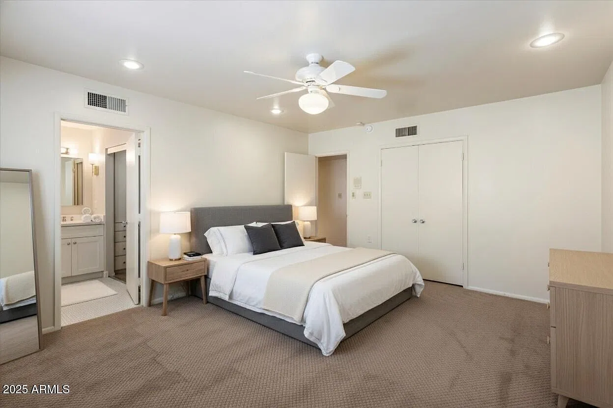 3 bed, 2.5 bath, 3409 sqft, $6,500 — Photo 3