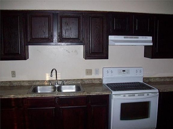 4th image of 244 Meadows Dr