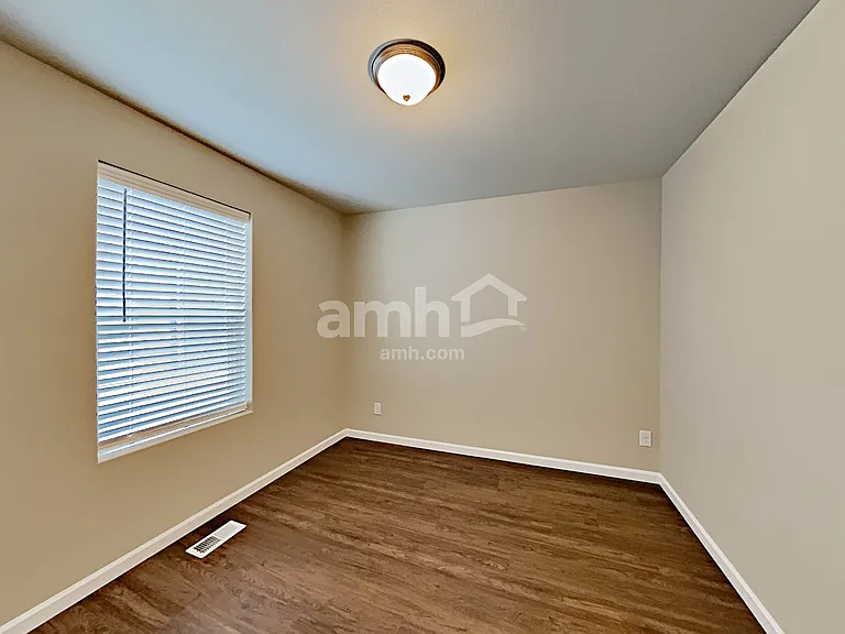 245 Iris Ln — Photo 19