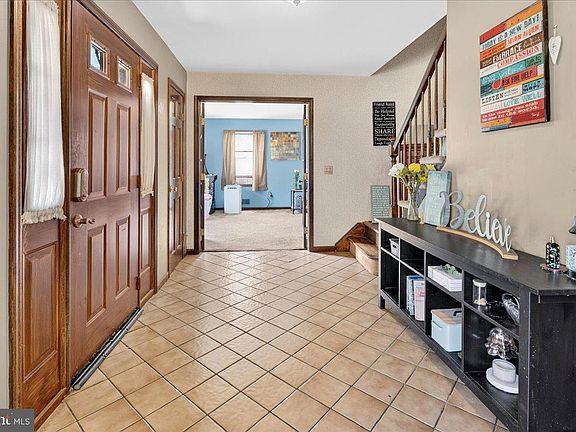4th image of 35 Beechwood Dr