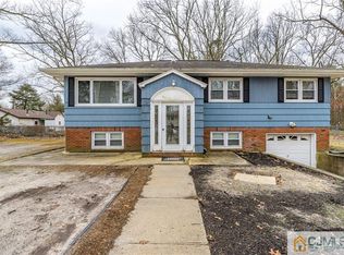 607 Cosy Ln, Jackson, NJ 08527