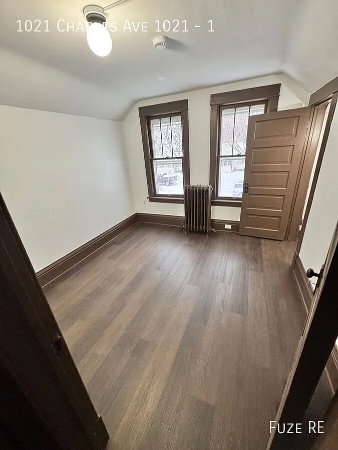Building Photo - 1021 Charles Ave #1