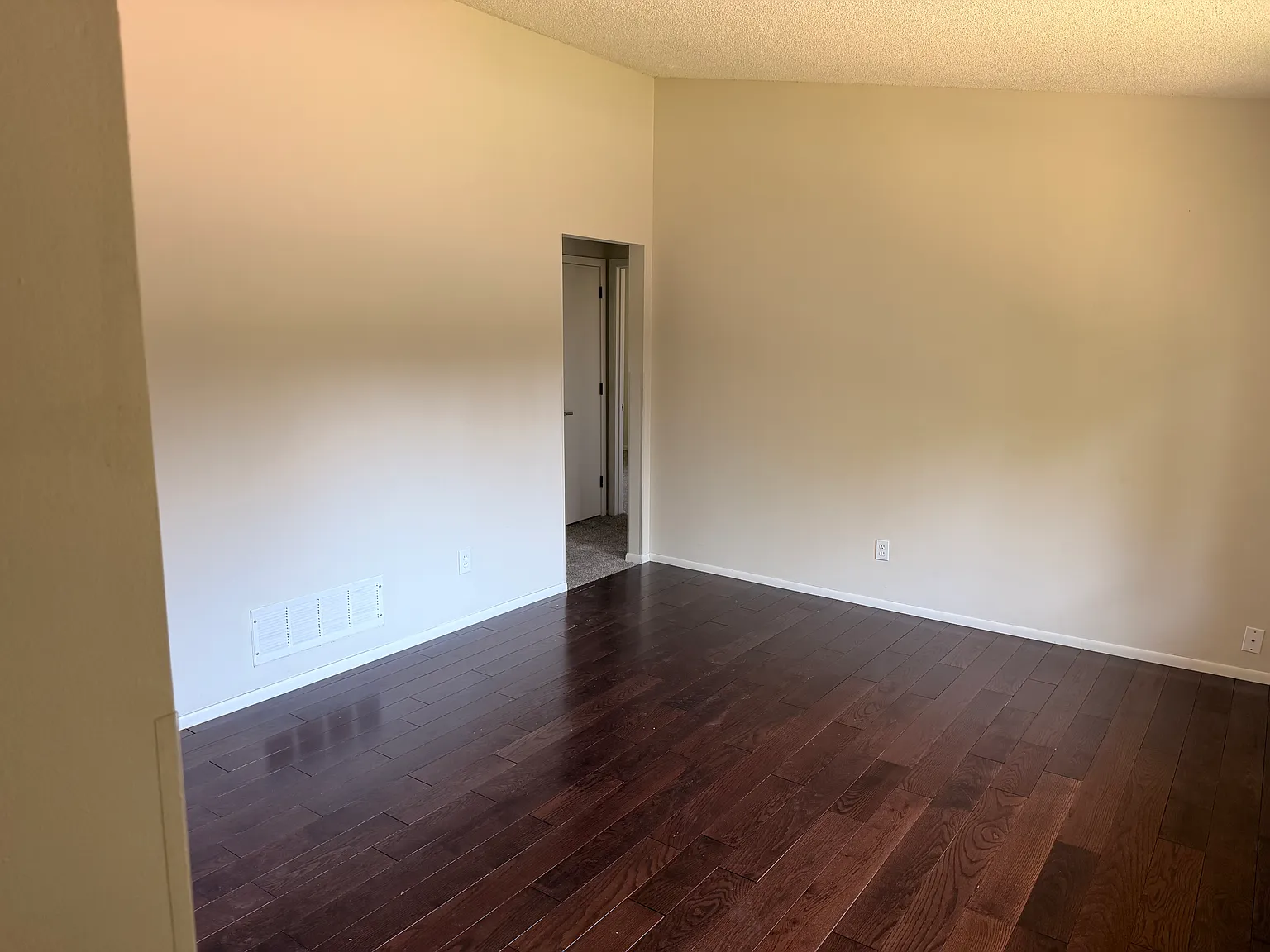 2 bed, 1500 sqft, $2,195 — Photo 3