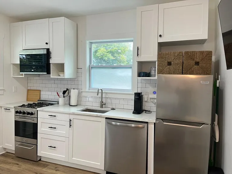 2810 N Mitchell Ave #B — Photo 12