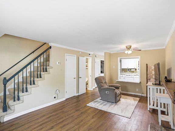 4th image of 286 Donna Dr APT B