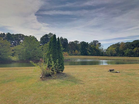4th image of 8425 W Ashford Ln