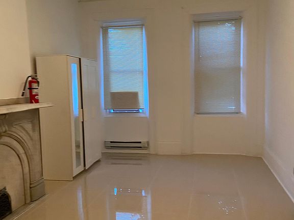 4th image of 1228 S 10th St Floor 1