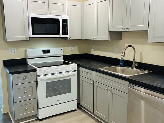 4th image of 206 Lambson Ln