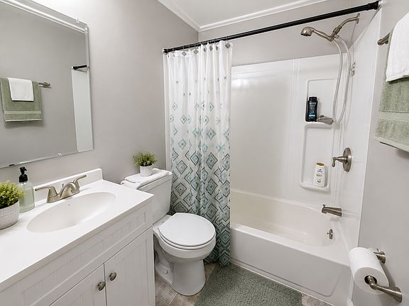 5th image of 55 Grand St #1