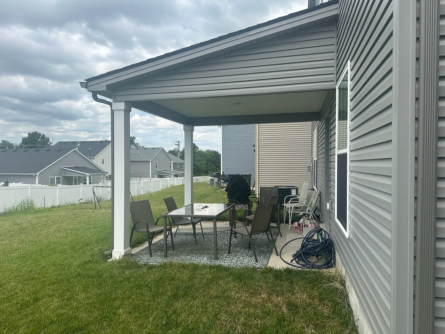 4 bed, 2.5 bath, 2336 sqft, $2,600 — Photo 3